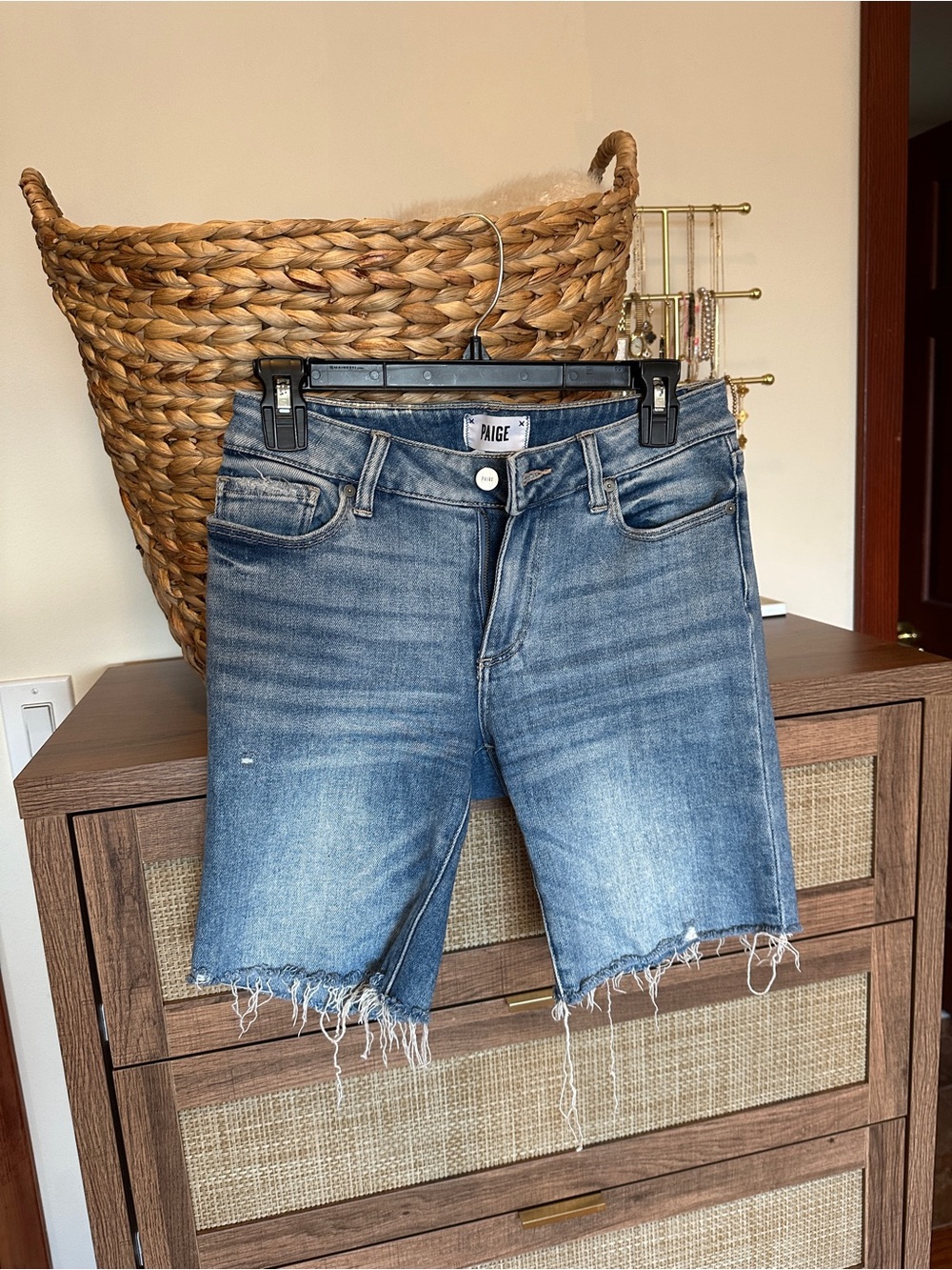 PAIGE | Jax Cut Off Short - Kayson Distressed